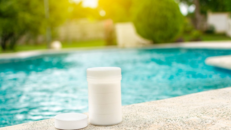 What's Behind the Chlorine Smell in Your Pool? - Totally Homestead